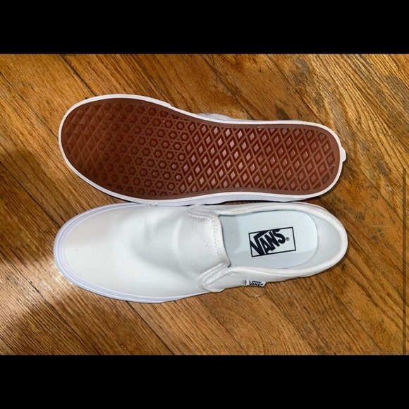 White vans slip on womens 8.5 - Picture 3 of 4